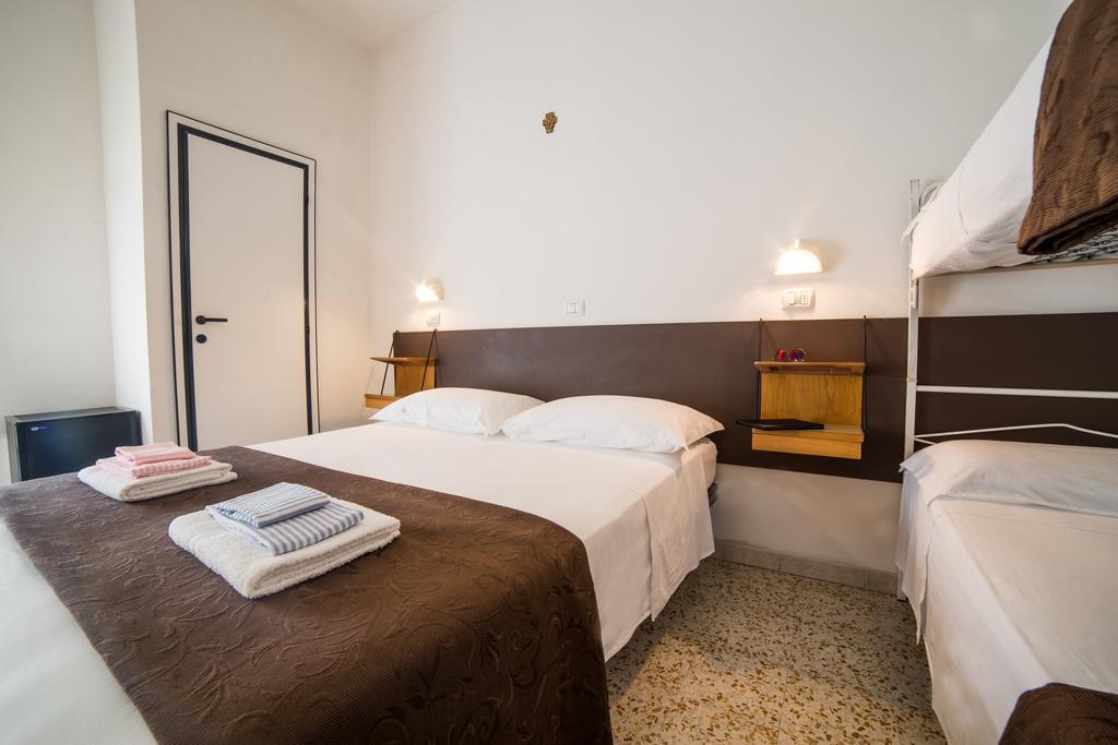 קאטוליקה Hotel Nuovo Fiore חדר תמונה