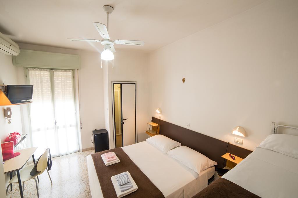 קאטוליקה Hotel Nuovo Fiore חדר תמונה
