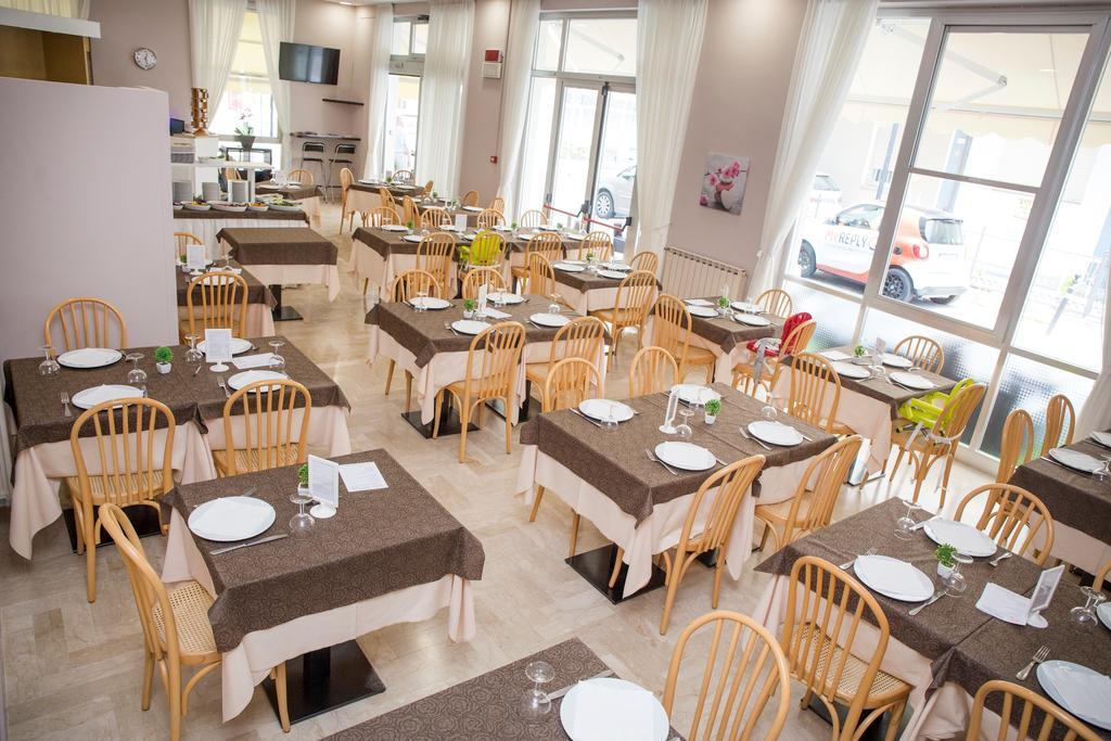 קאטוליקה Hotel Nuovo Fiore מראה חיצוני תמונה