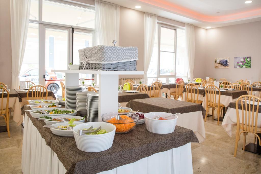 קאטוליקה Hotel Nuovo Fiore מראה חיצוני תמונה