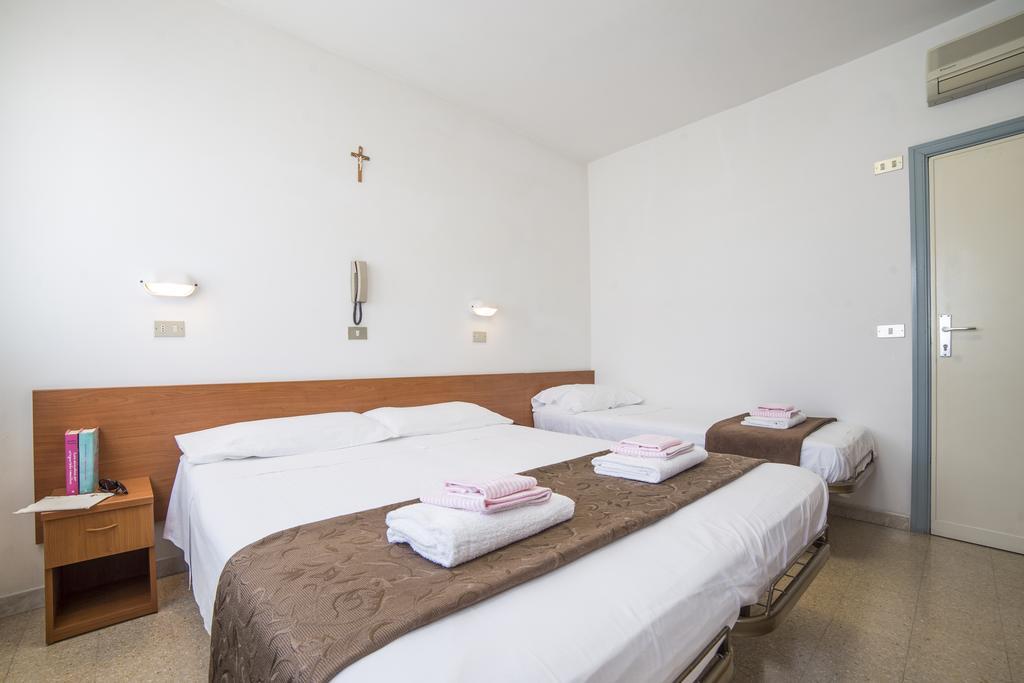 קאטוליקה Hotel Nuovo Fiore מראה חיצוני תמונה