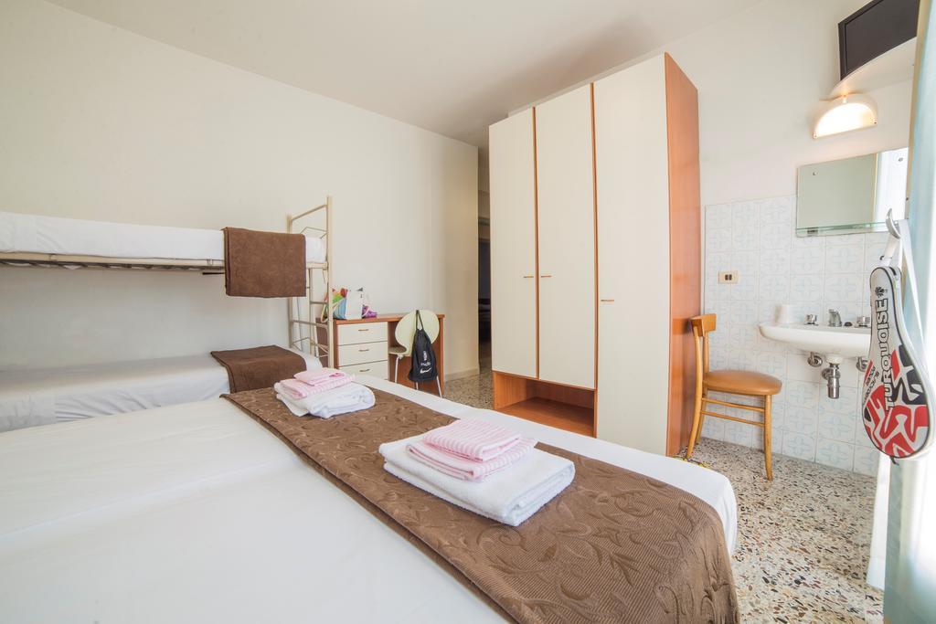 קאטוליקה Hotel Nuovo Fiore חדר תמונה